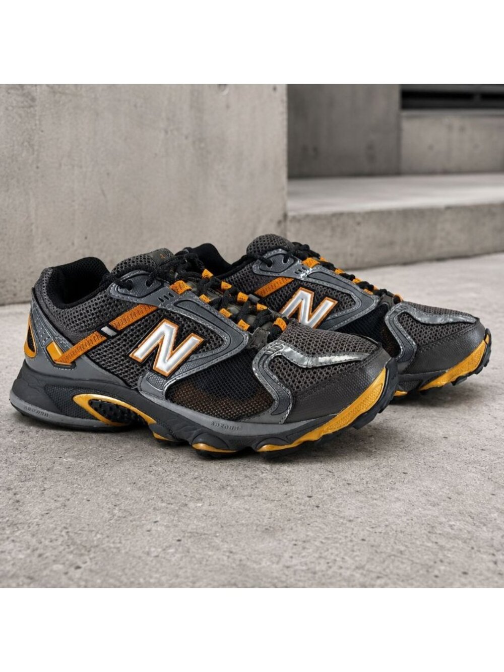 New Balance 875 Gray Orange Trail Running Sneaker Mens Size 10 Shoes